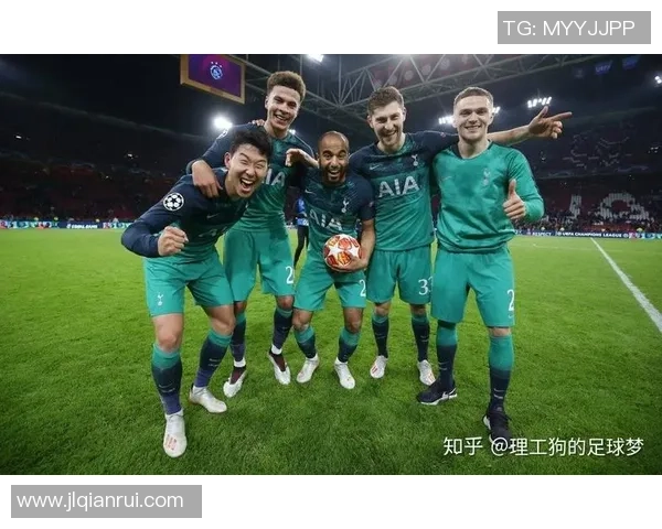 足球明星白百何的精彩瞬间与运动精神的完美结合